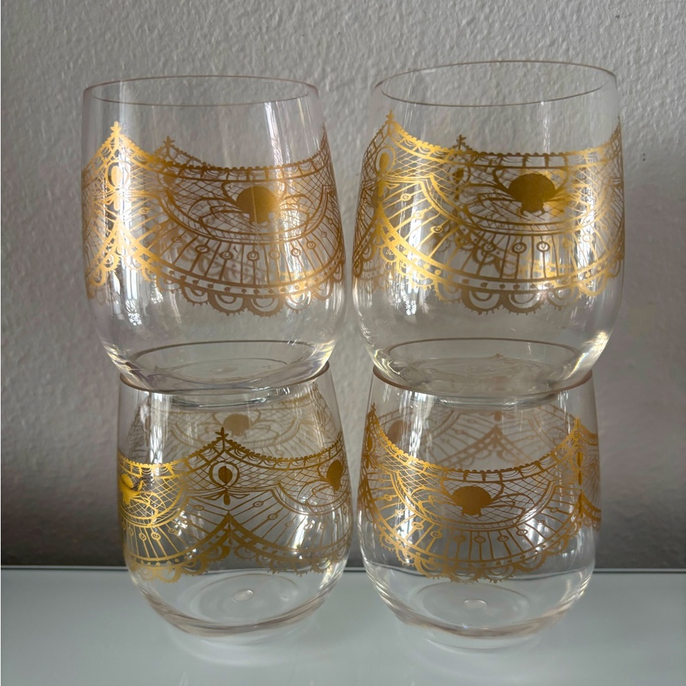 Set Of 4 Halloween Cups Wine Glasses Tumblers spiders & web Gold Plastic